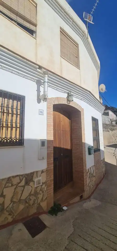 Vista exterior de Planta baja en venta en Ohanes