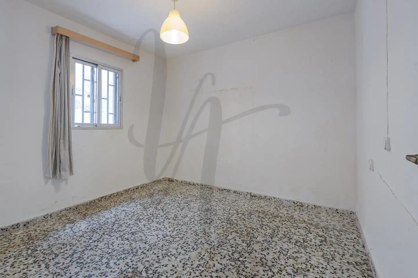 Habitación de Planta baja en venta en Madrid con Calefacción