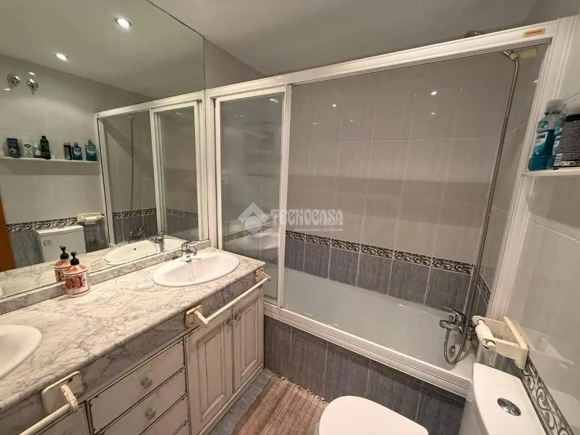 Piso con ascensor en venta en Parque Oeste - Fuente Cisneros, imagen 25