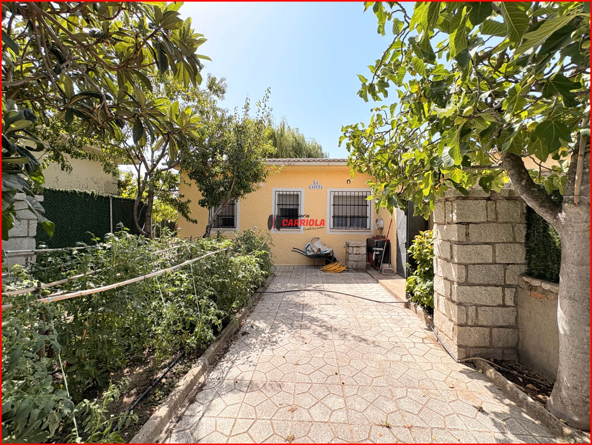 Exterior view of House or chalet for sale in Camarena  with Air Conditioner, Private garden and Storage room
