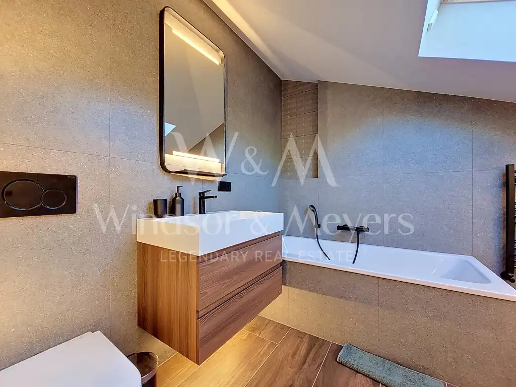 Badezimmer von Dachboden zur Miete in La Massana mit Heizung, Möbliert und Ofen