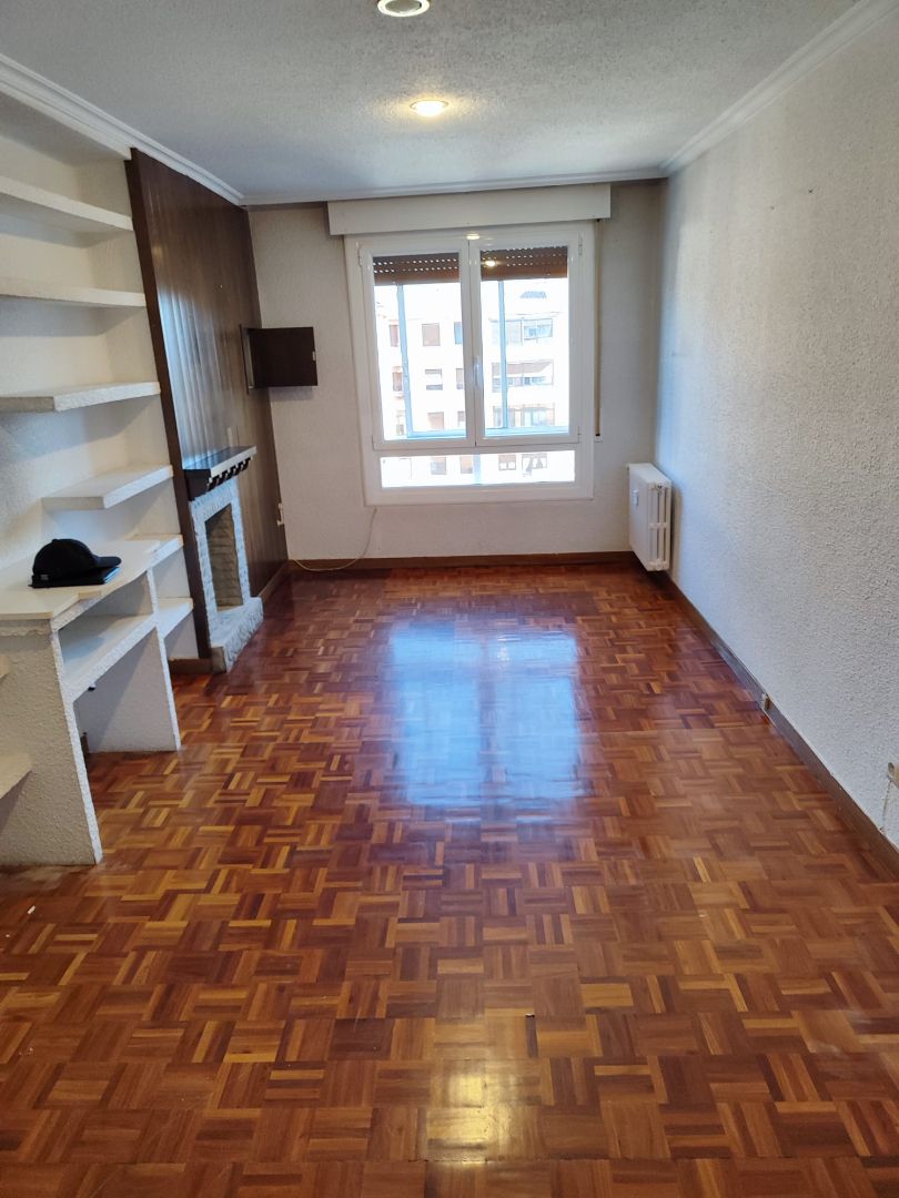 Bedroom of Flat for sale in  Pamplona / Iruña  with Heating, Parquet flooring and Balcony