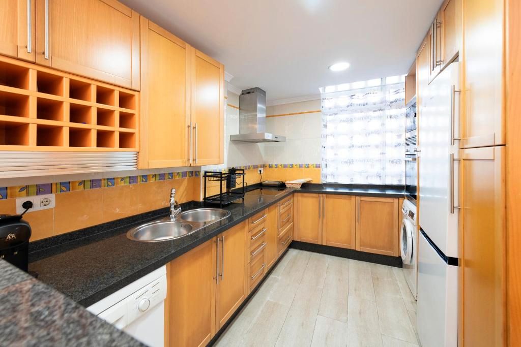 Cocina de Apartamento de alquiler en Rincón de la Victoria con Amueblado y Se aceptan mascotas