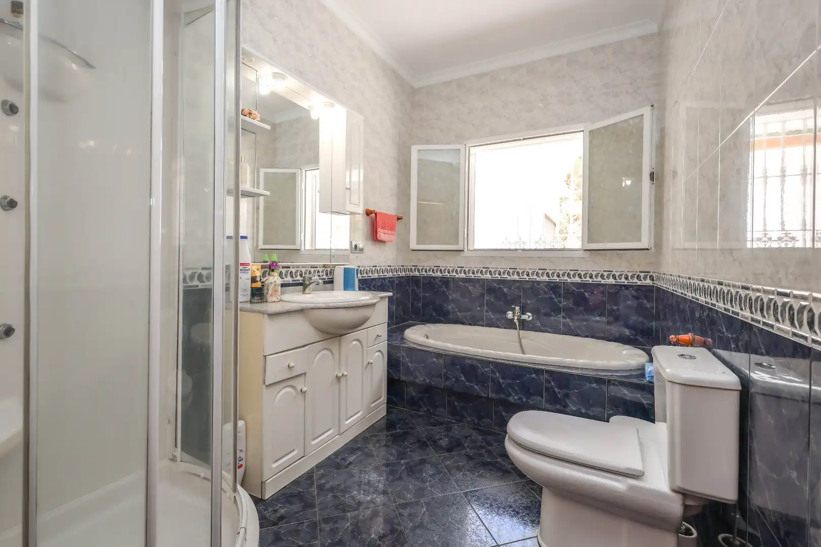 Bathroom of Houses for sale in Monda  with Air Conditioner, Private garden and Storage room