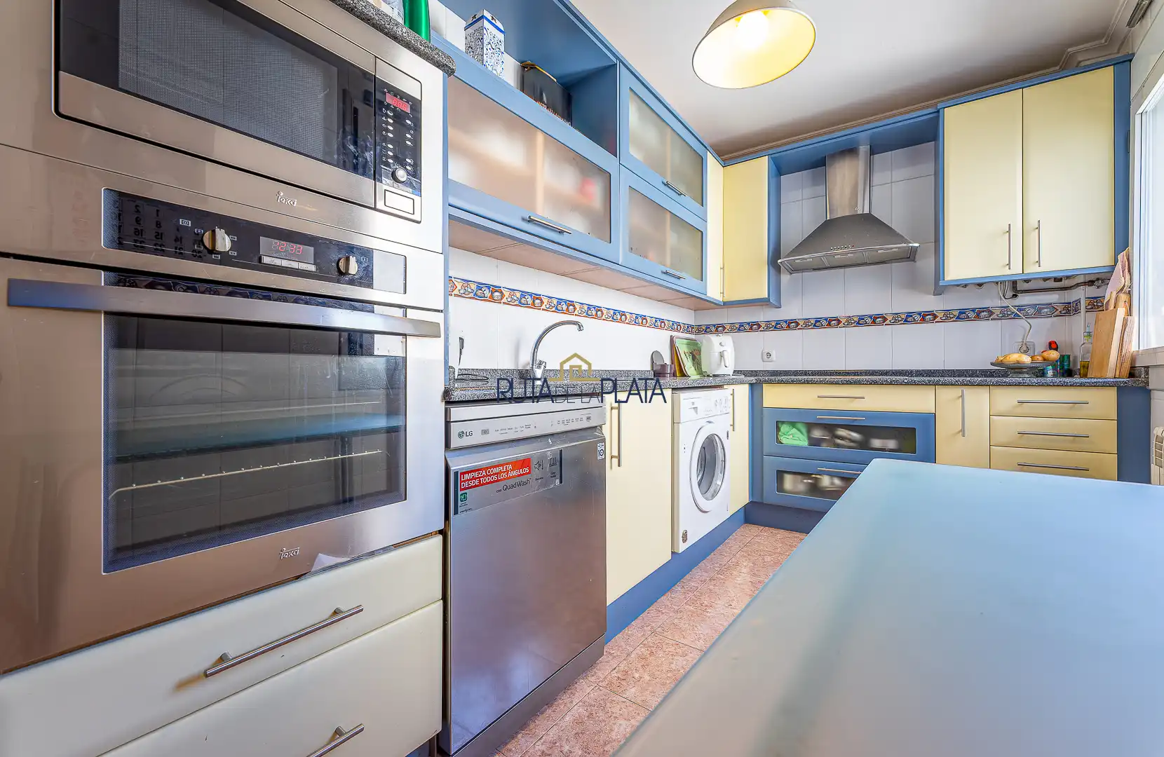 Cuina de Pis en venda en Zamora Capital  amb Calefacció, Parquet i Forn