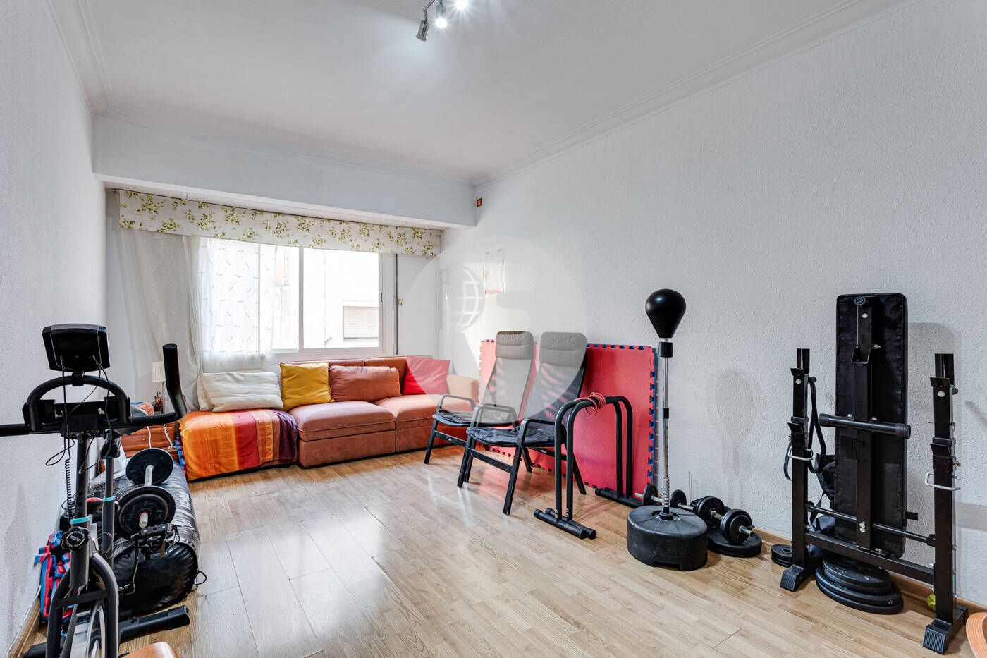 Living room of Flat for sale in L'Hospitalet de Llobregat