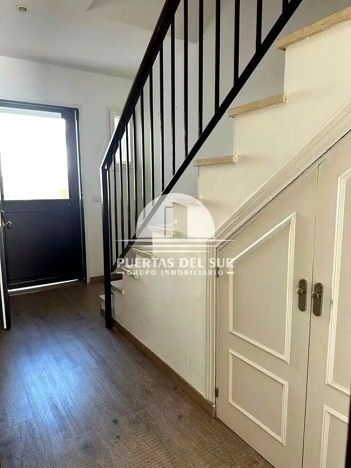 Houses for sale in Rota  with Air Conditioner, Terrace and Balcony