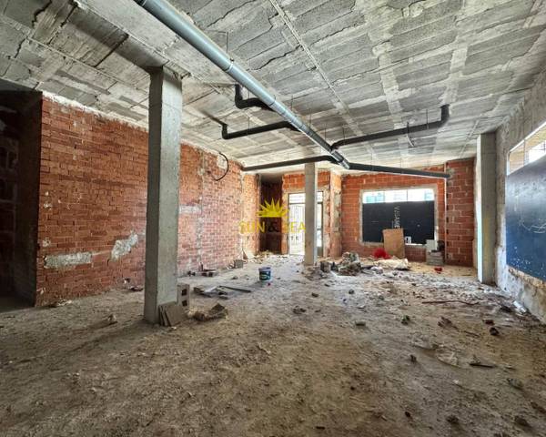 Local comercial en Alquiler en Zeneta