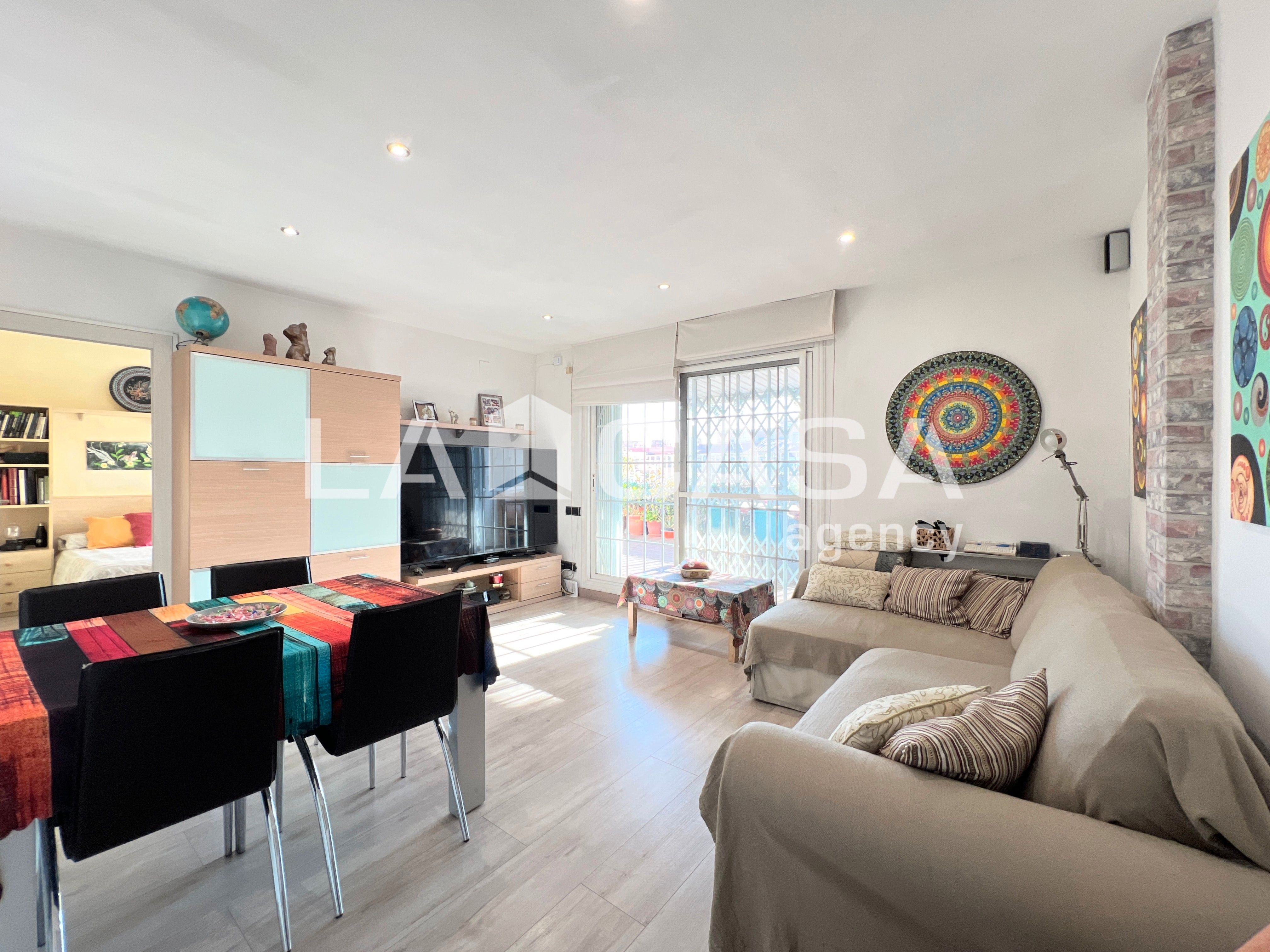 Living room of Flat for sale in Badalona  with Heating, Terrace and Storage room