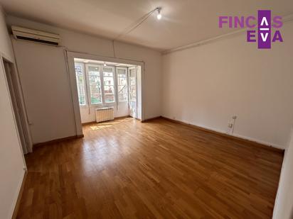 Bedroom of Flat for sale in  Barcelona Capital  with Air Conditioner and Balcony