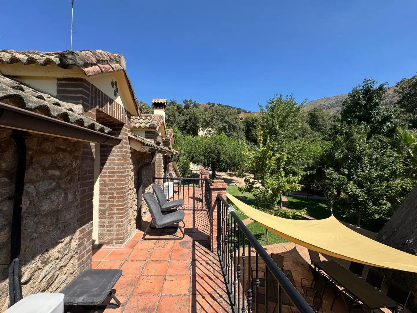 Terrassa de Casa o xalet en venda en Candeleda amb Aire condicionat, Calefacció i Jardí privat