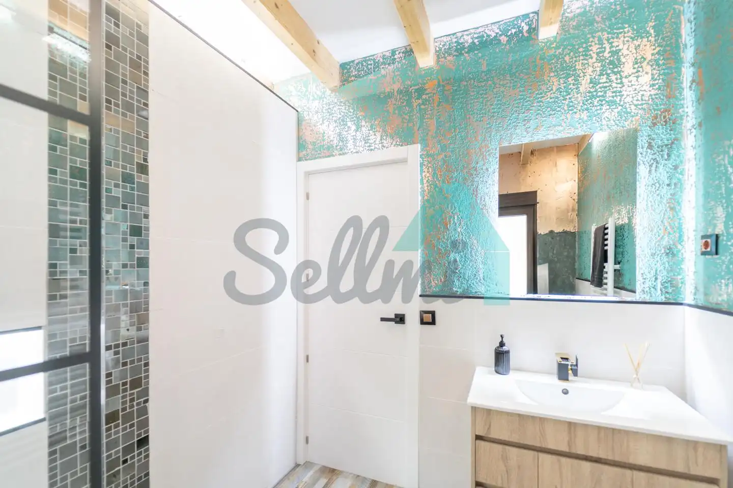 Baño de Casa o chalet de alquiler en Mieres (Asturias) con Calefacción, Terraza y Amueblado