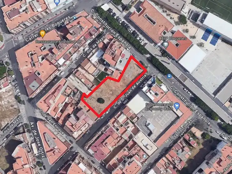 Terreny residencial en venda a Carrer de la Constitució Espanyola 29