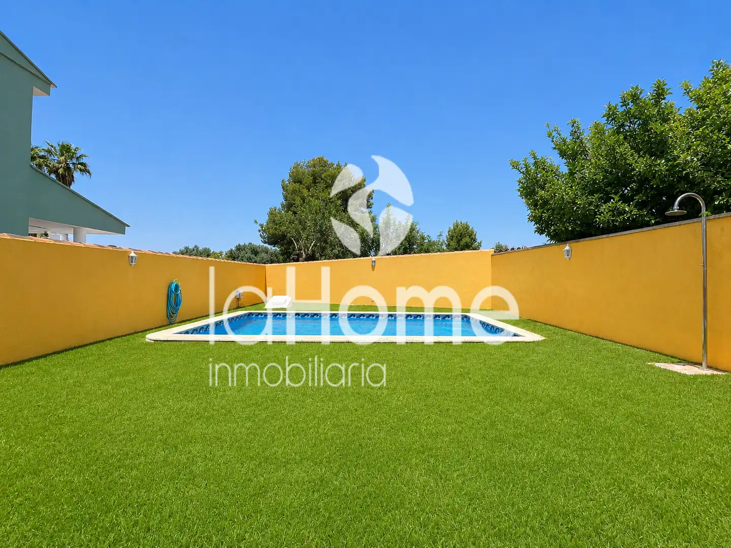 Swimming pool of Detached homes for rent in La Pobla de Vallbona  with Air Conditioner, Heating and Private garden
