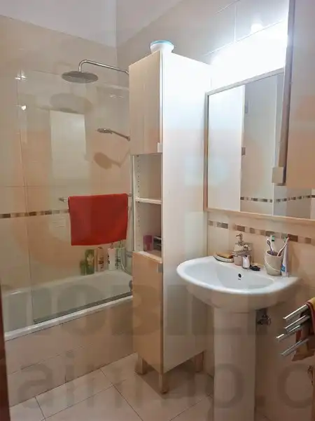 Baño de Casa o chalet en venta en Sariego con Calefacción, Terraza y Trastero