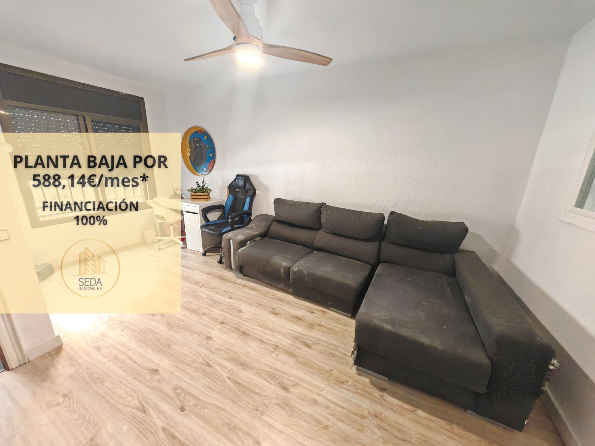 Living room of Flat for sale in Terrassa  with Heating, Parquet flooring and Balcony