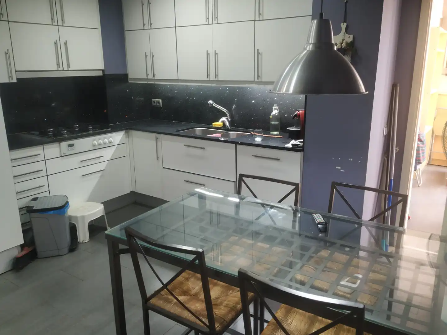 Küche von Dachboden zur Miete in Barcelona mit Heizung, Ofen und Balkon