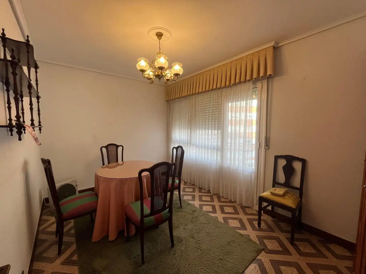 Comedor de Piso en venta en Colindres con Calefacción, Terraza y Amueblado