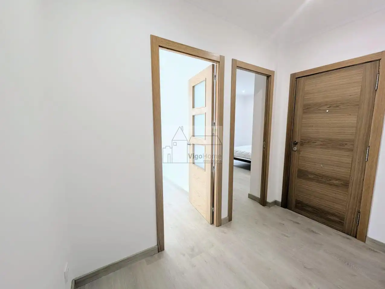 Piso de alquiler en Vigo  con Calefacción, Terraza y Amueblado