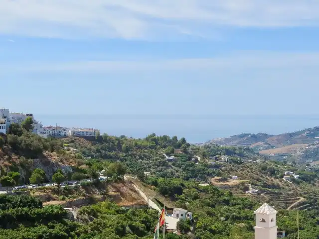 Vista exterior de Ático de alquiler en Frigiliana con Aire acondicionado, Calefacción y Terraza