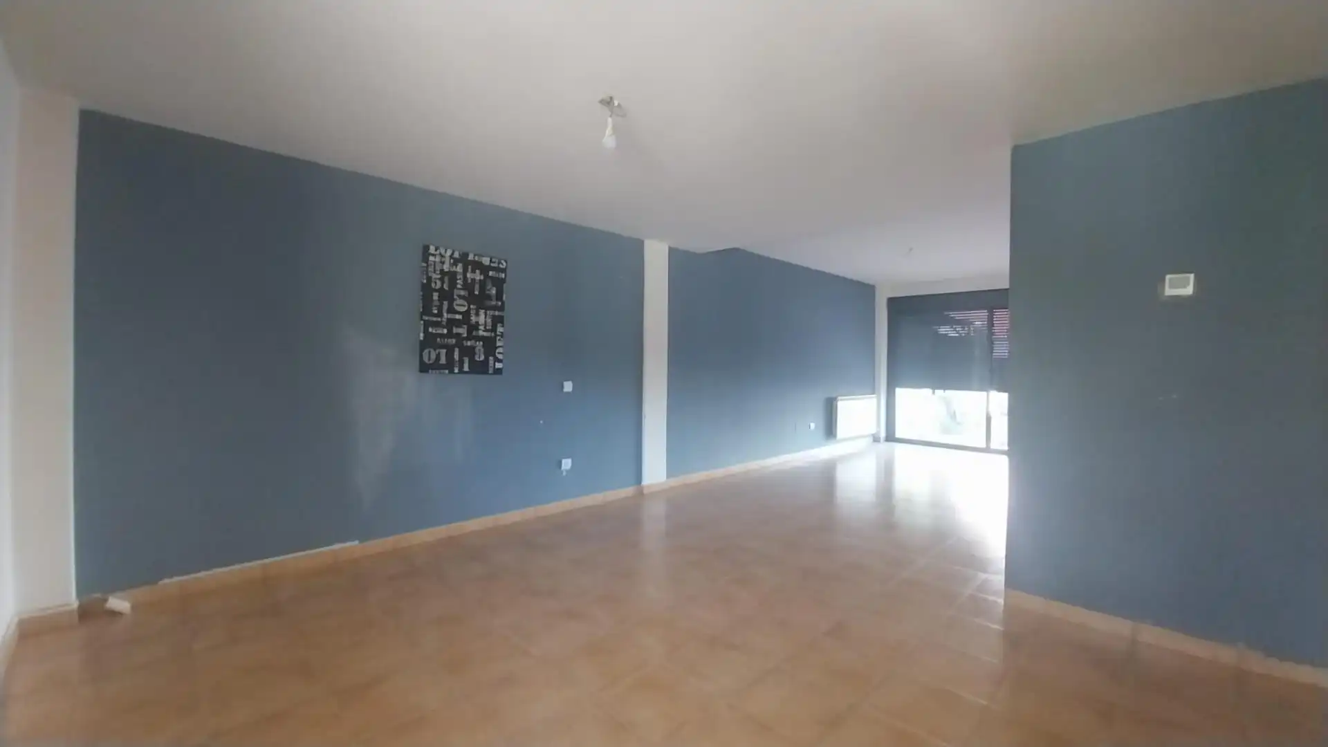 Sala de estar de Casa adosada en venta en Tudela de Duero con Calefacción y Jardín privado
