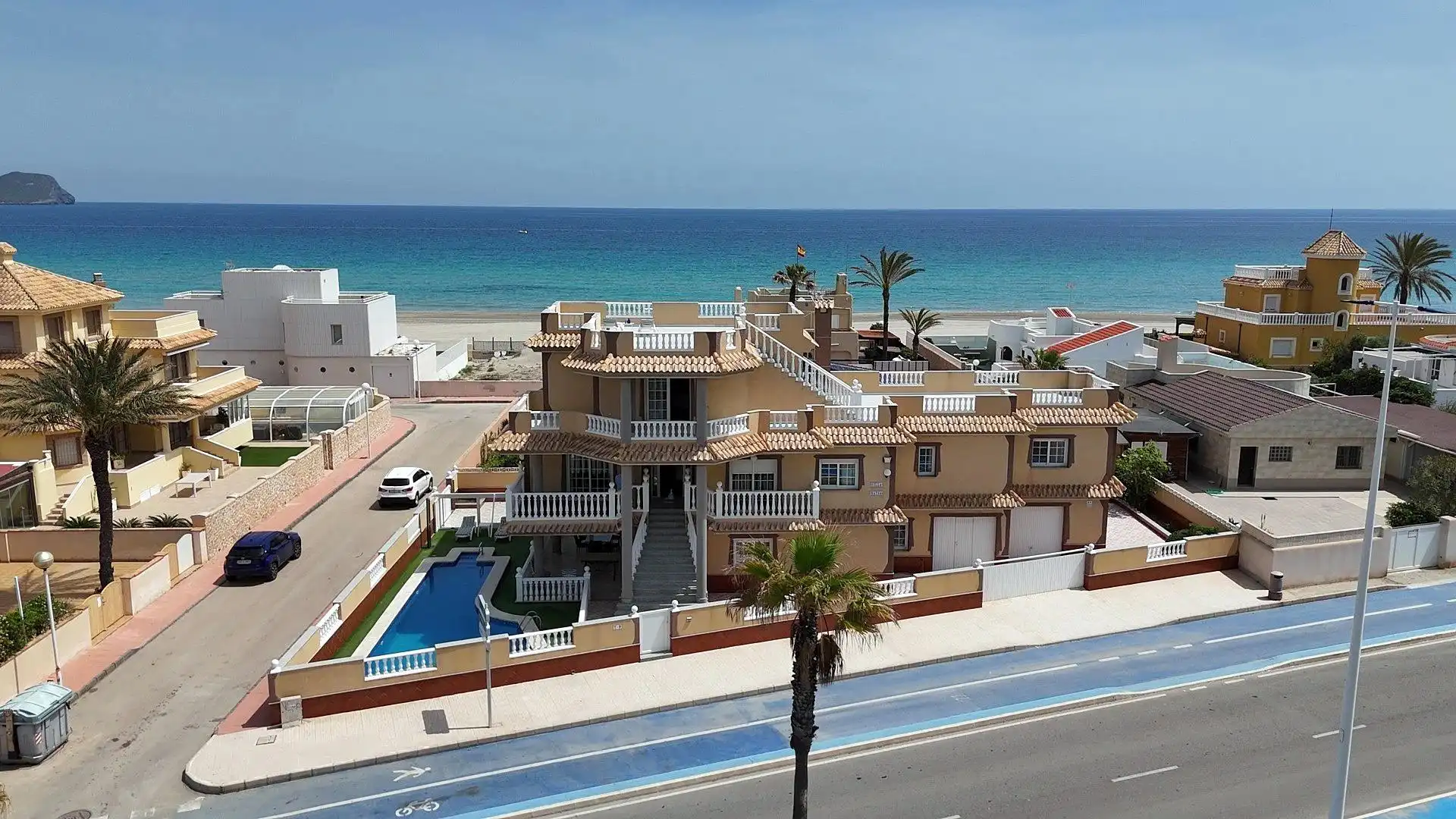 Xalet amb piscina en venda a Avenida POLIGONO T - MANGA