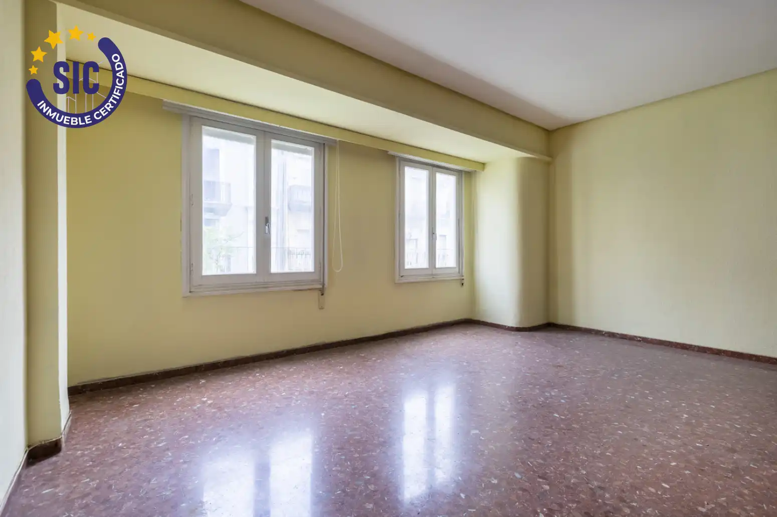 Bedroom of Flat for sale in Valencia
