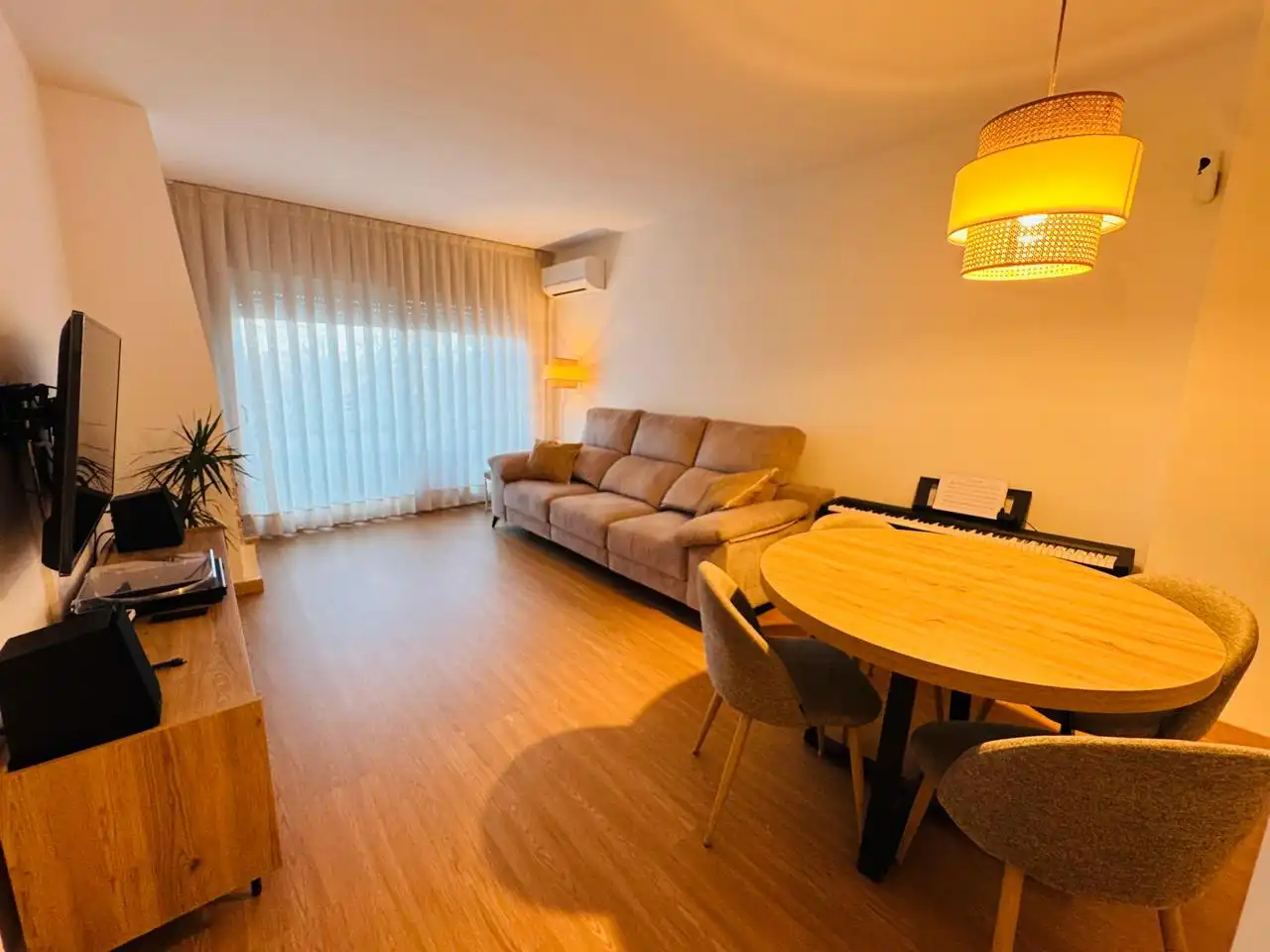 Sala de estar de Piso en venta en Sabadell con Aire acondicionado, Calefacción y Parquet