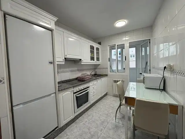Kitchen of Flat for rent in Esteiro