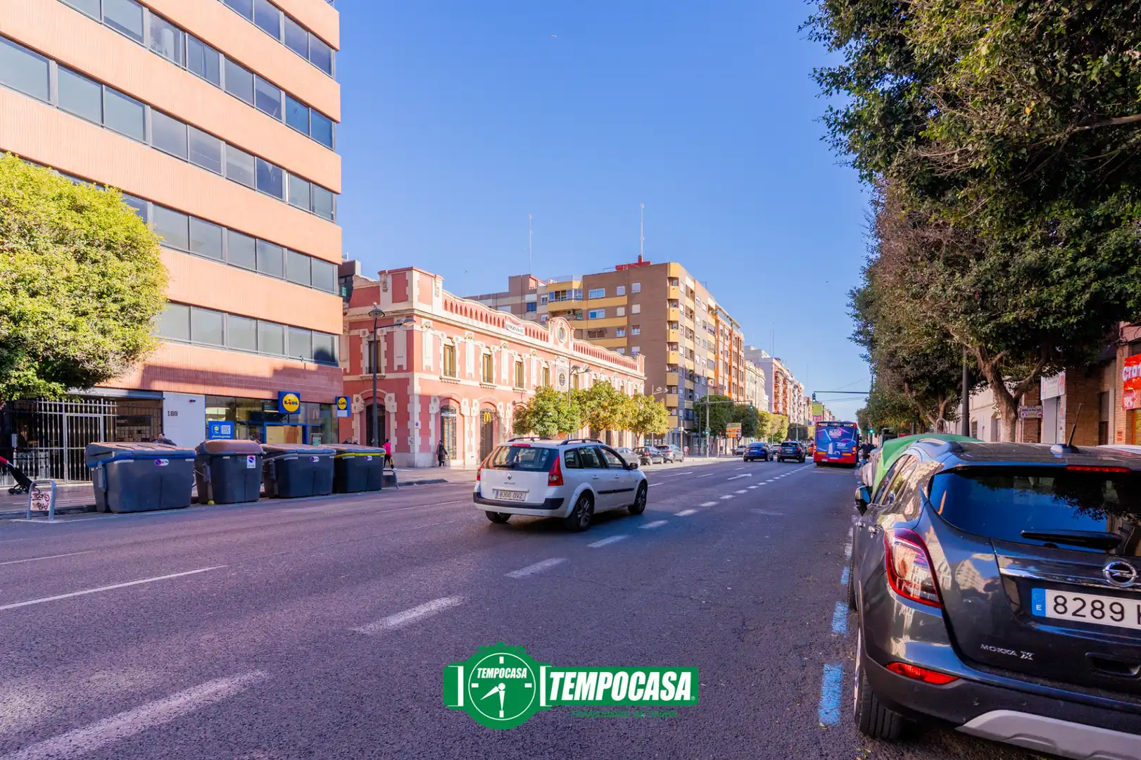 Pis amb terrassa en venda a Avinguda del Port 162