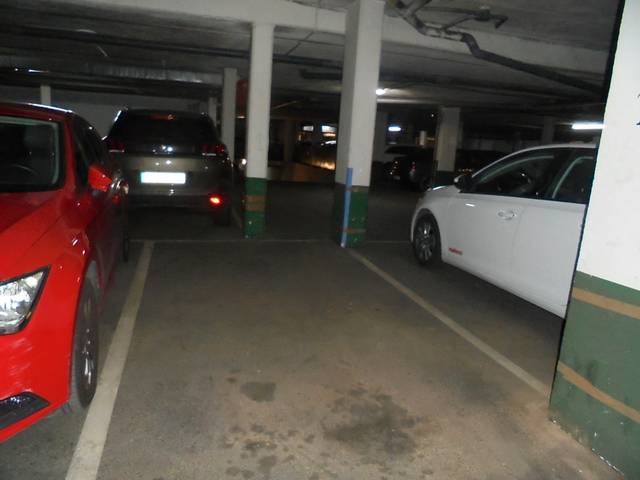 Garaje en Alquiler en Calle de Berrocal, 3 en Butarque