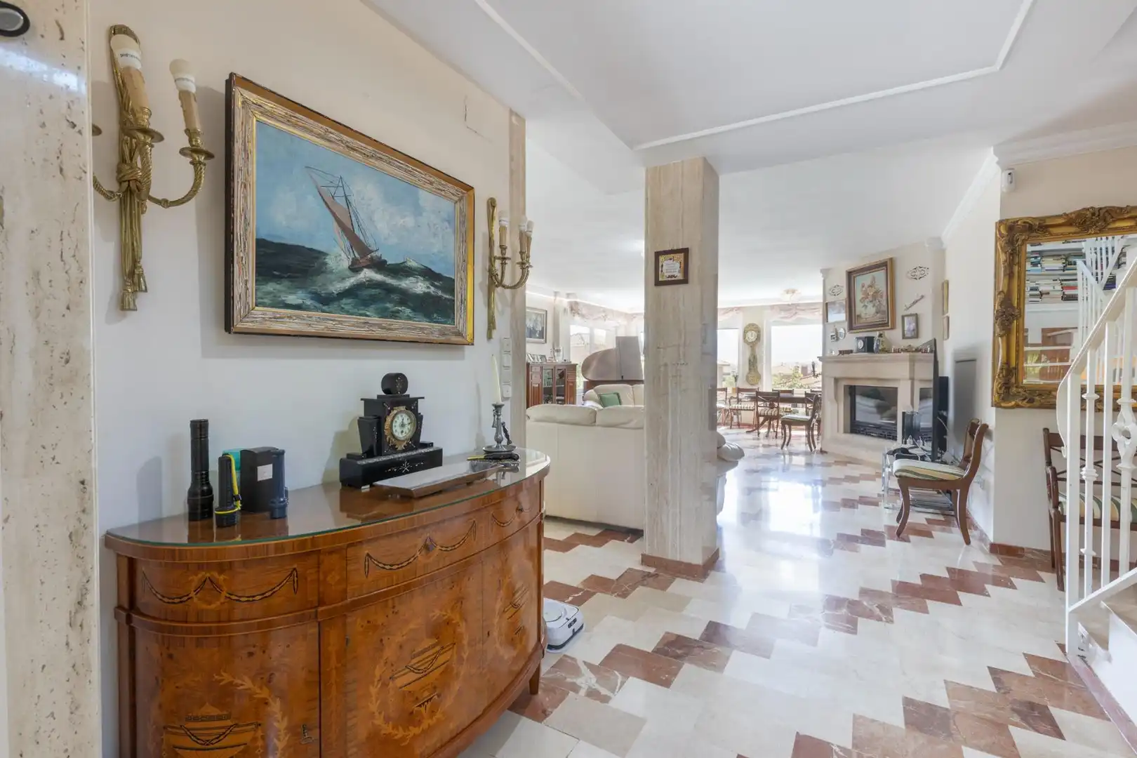 Sala d'estar de Casa o xalet en venda en Las Gabias amb Piscina comunitària