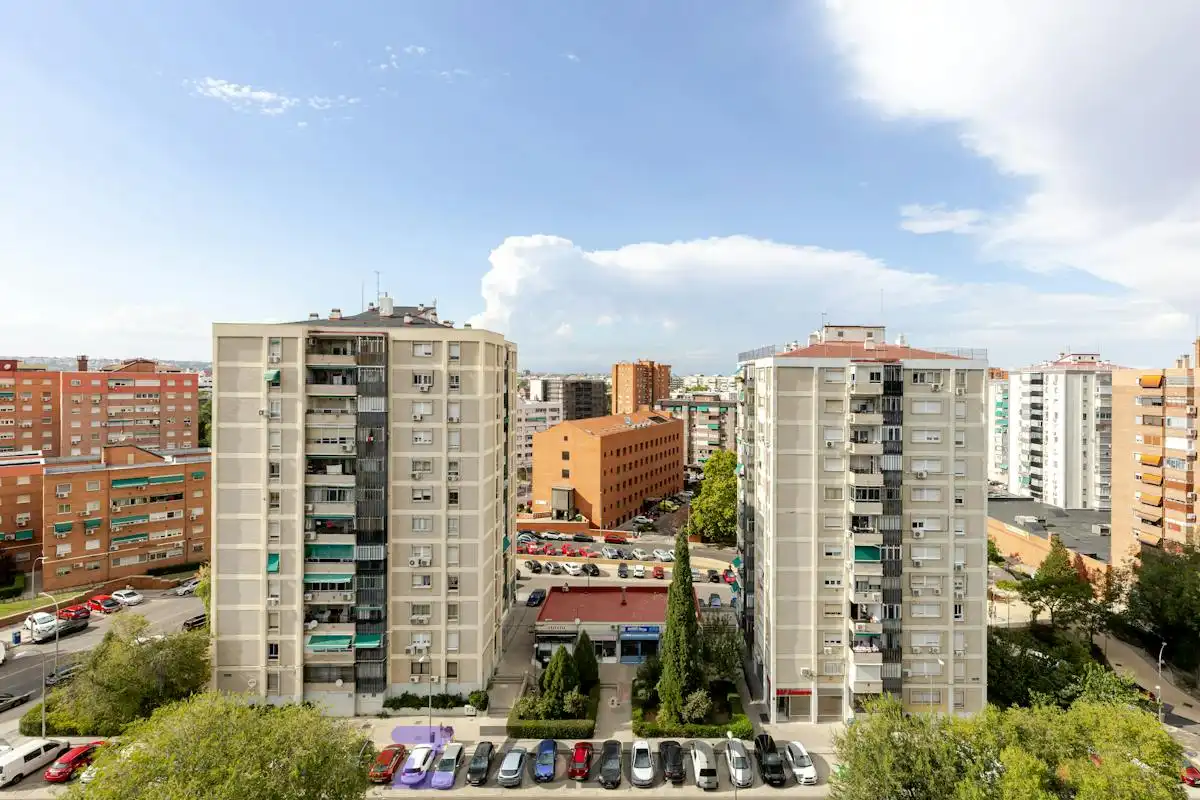 Außenansicht von Wohnung zur Miete in Madrid mit Klimaanlage, Heizung und Parkett