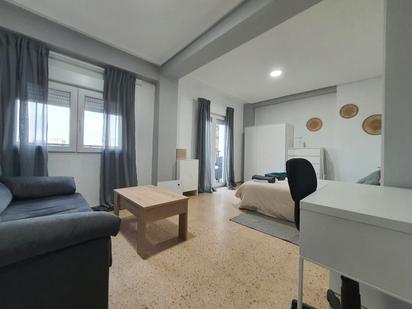 Bedroom of Flat to share in  Valencia Capital