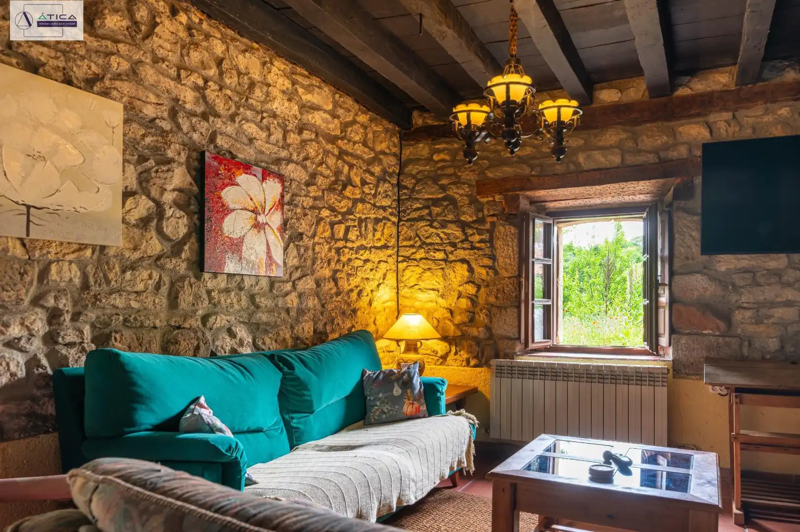 Sala d'estar de Edifici en venda en Valle de Valdebezana