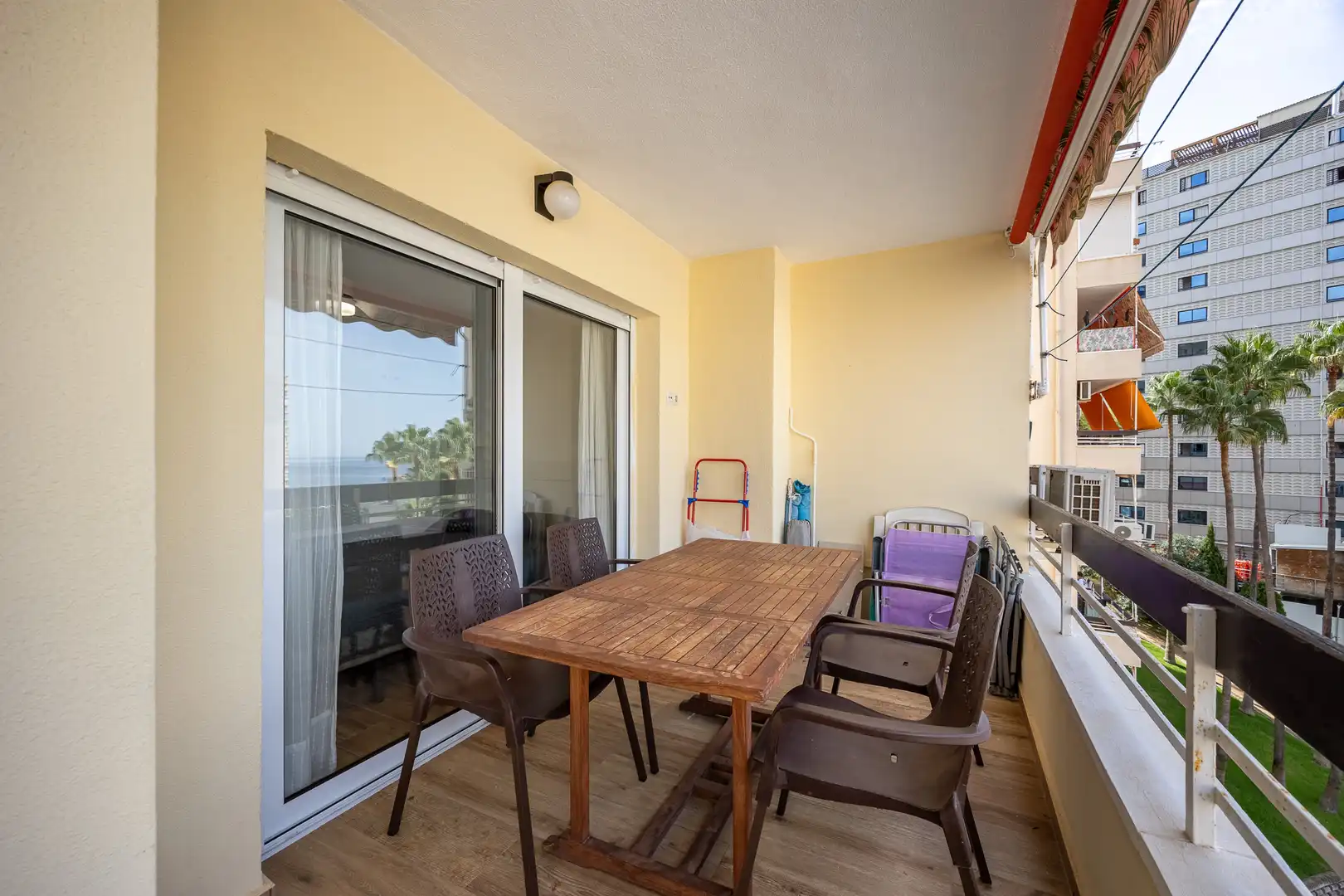 Terraza de Piso en venta en Benidorm con Piscina, Amueblado y Piscina comunitaria