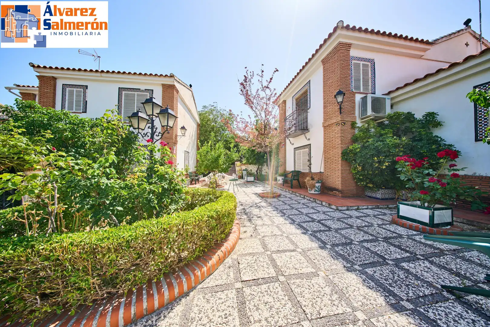 Vista exterior de Casa o chalet en venta en Villa de Otura con Jardín privado y Terraza