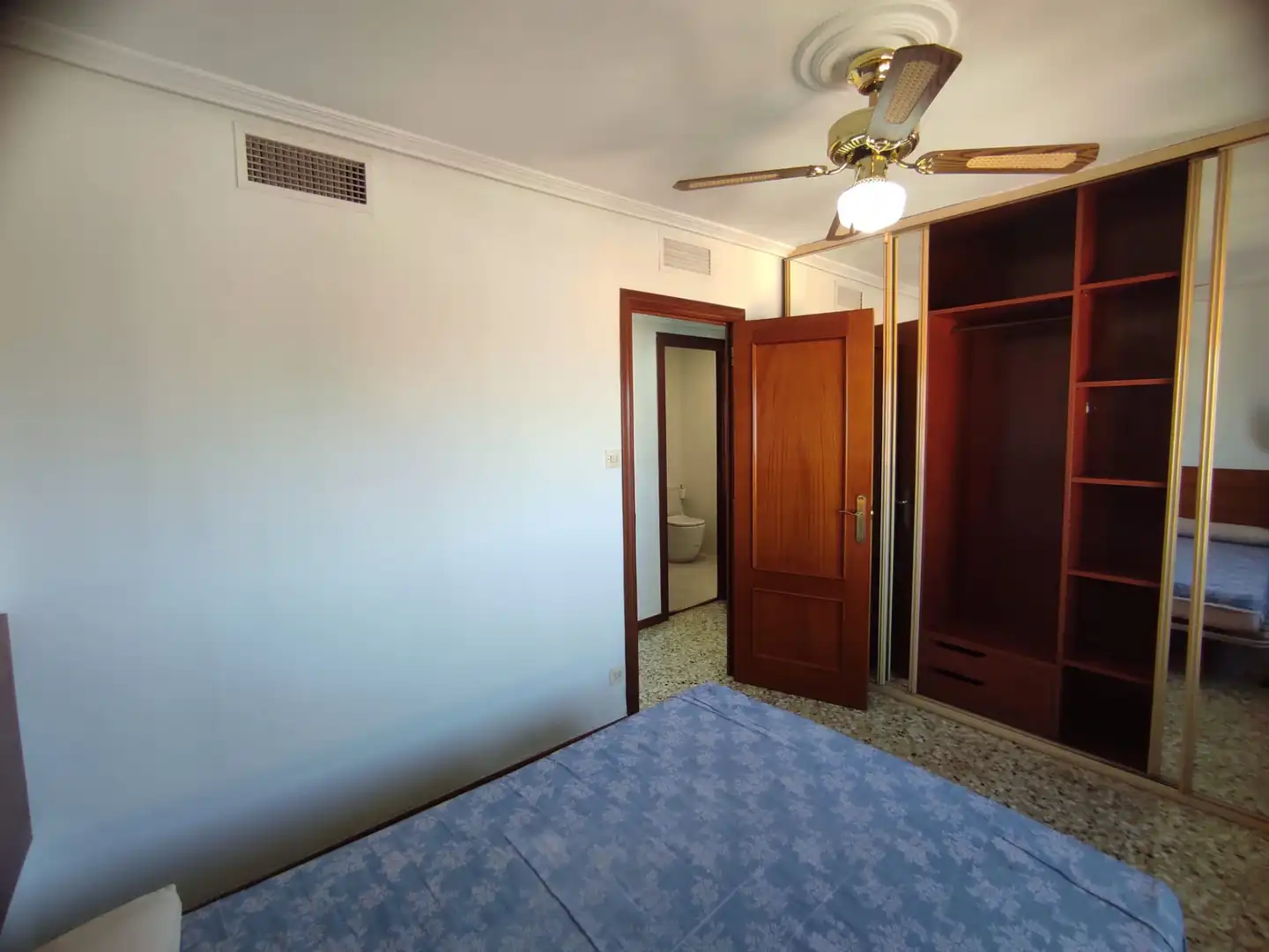 Bedroom of Flat for sale in Zaragoza  with Air Conditioner, Heating and Oven