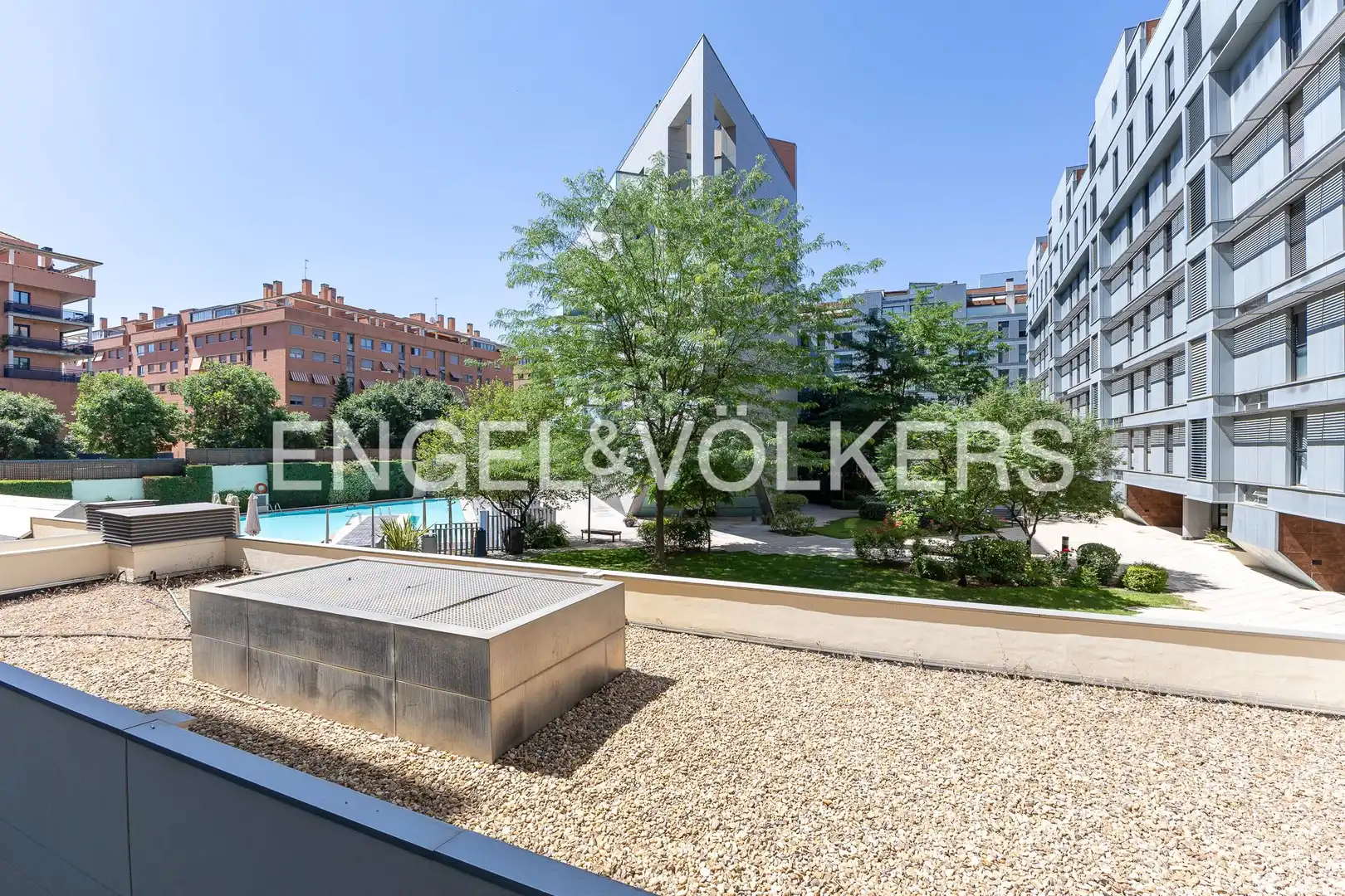 Terraza de Apartamento en venta en Madrid con Aire acondicionado, Calefacción y Jardín privado