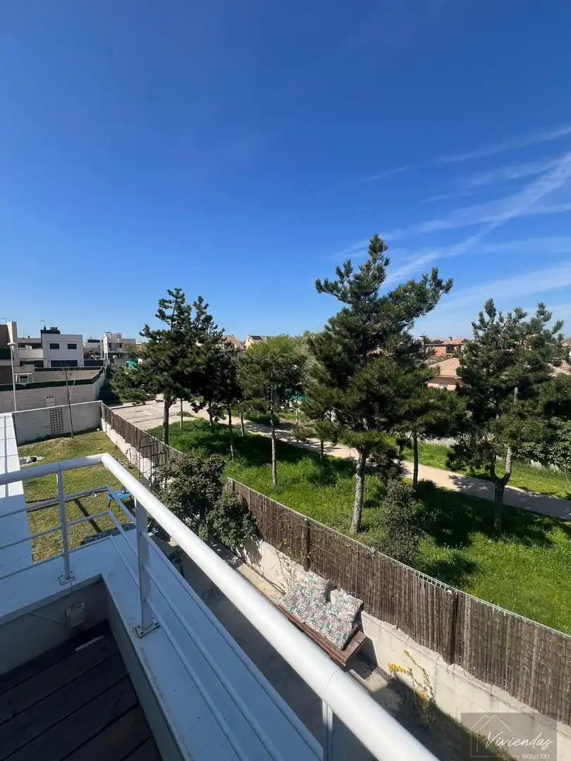 Exterior view of Houses for sale in Villanueva de la Cañada  with Heating, Terrace and Balcony
