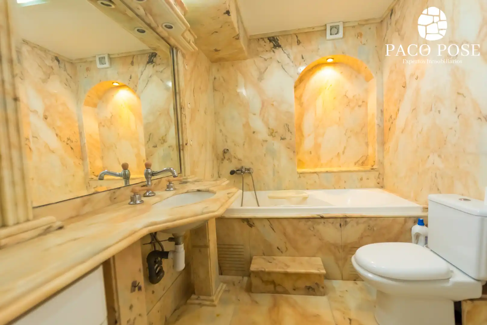 Bathroom of Flat for sale in A Coruña Capital   with Parquet flooring, Furnished and Oven