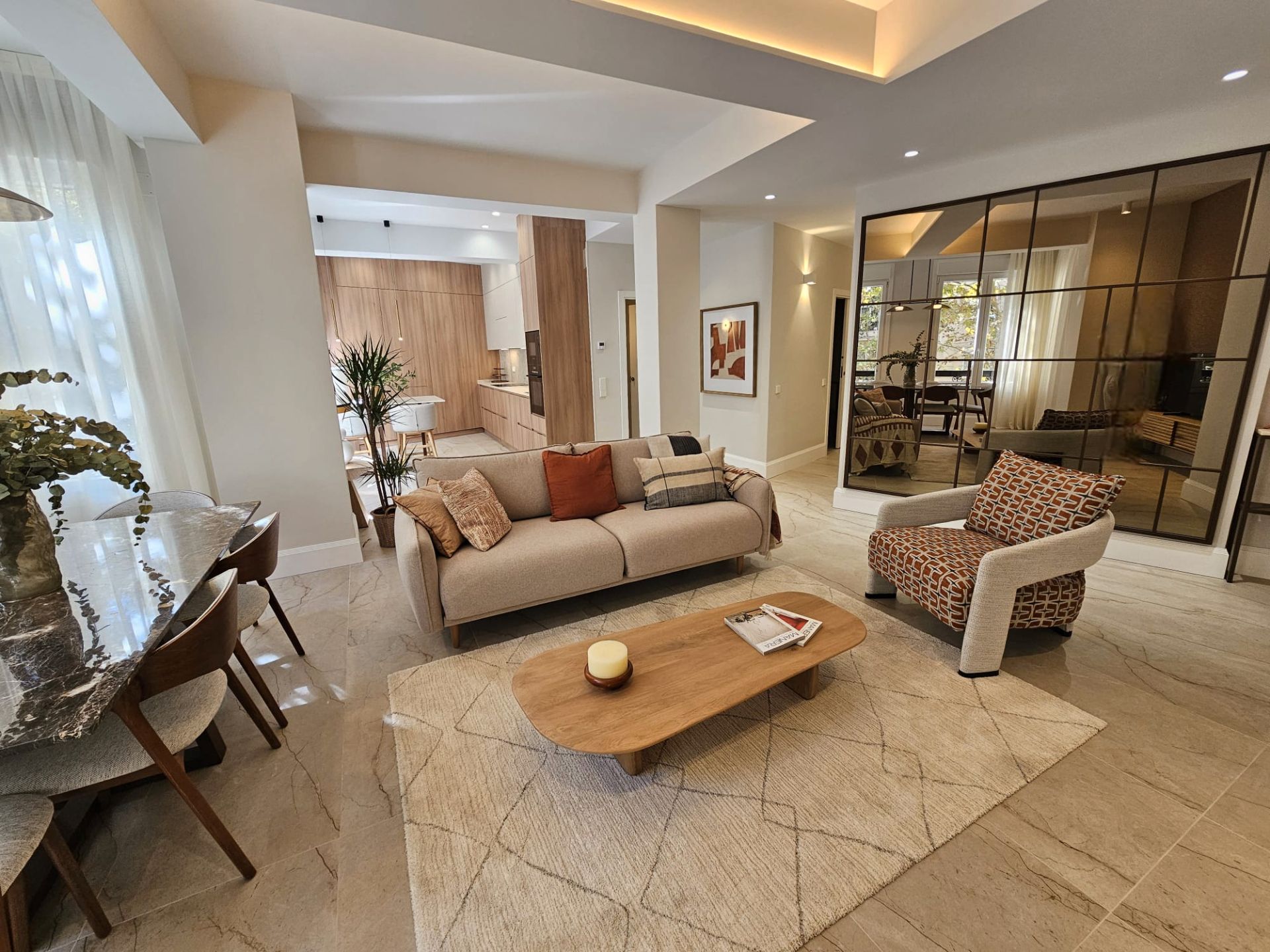 Living room of Flat for sale in  Madrid Capital  with Air Conditioner, Heating and Furnished
