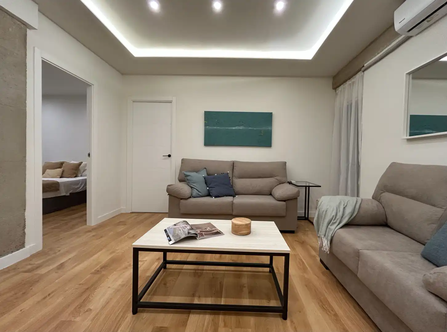 Sala de estar de Piso en venta en Granada con Aire acondicionado, Parquet y Amueblado