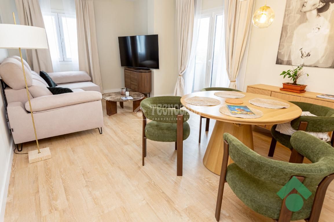 Living room of Flat for sale in Algeciras  with Terrace, Swimming Pool and Balcony