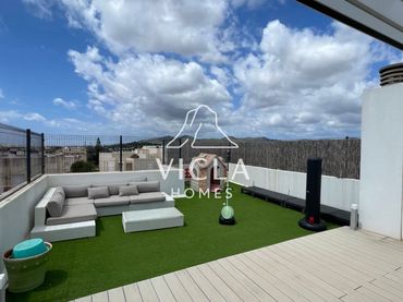 Penthouse mit Balkon zum Verkauf in Calle Cap Martinet