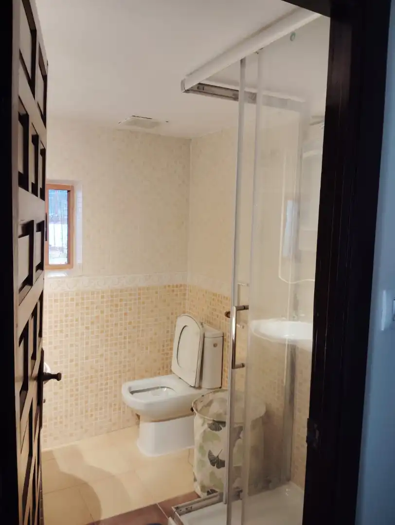 Bany de Apartament en venda en Cáceres amb Moblat