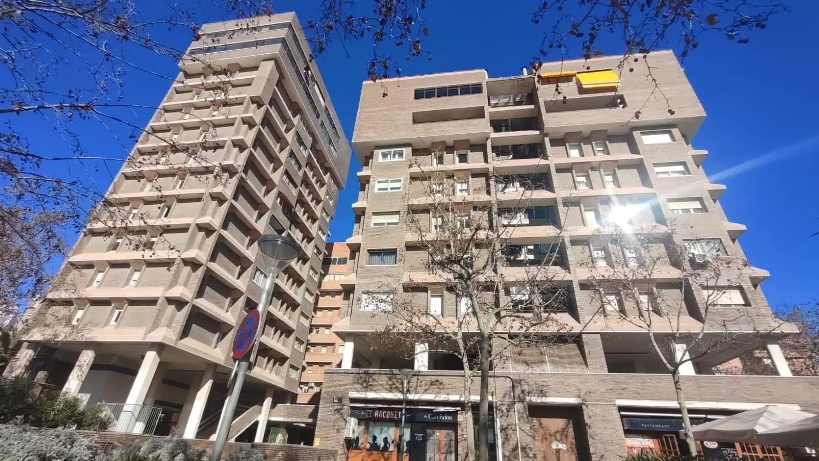 Vista exterior de Pis en venda en Esplugues de Llobregat amb Calefacció i Balcó