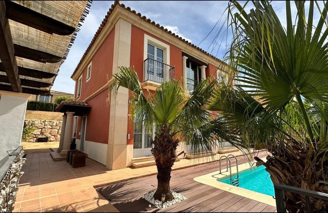 Vista exterior de Casa o xalet en venda en Finestrat amb Jardí privat, Moblat i Internet
