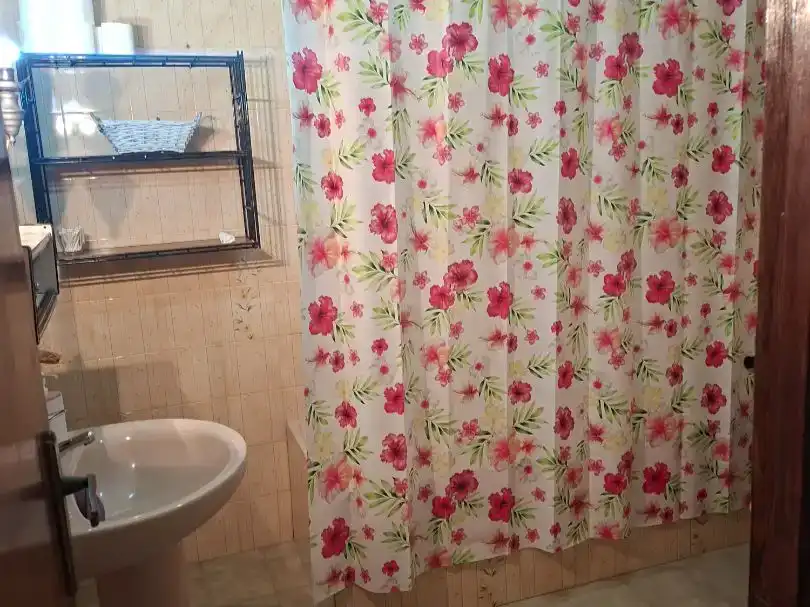Bany de Pis en venda en Cuevas Bajas amb Moblat i Balcó