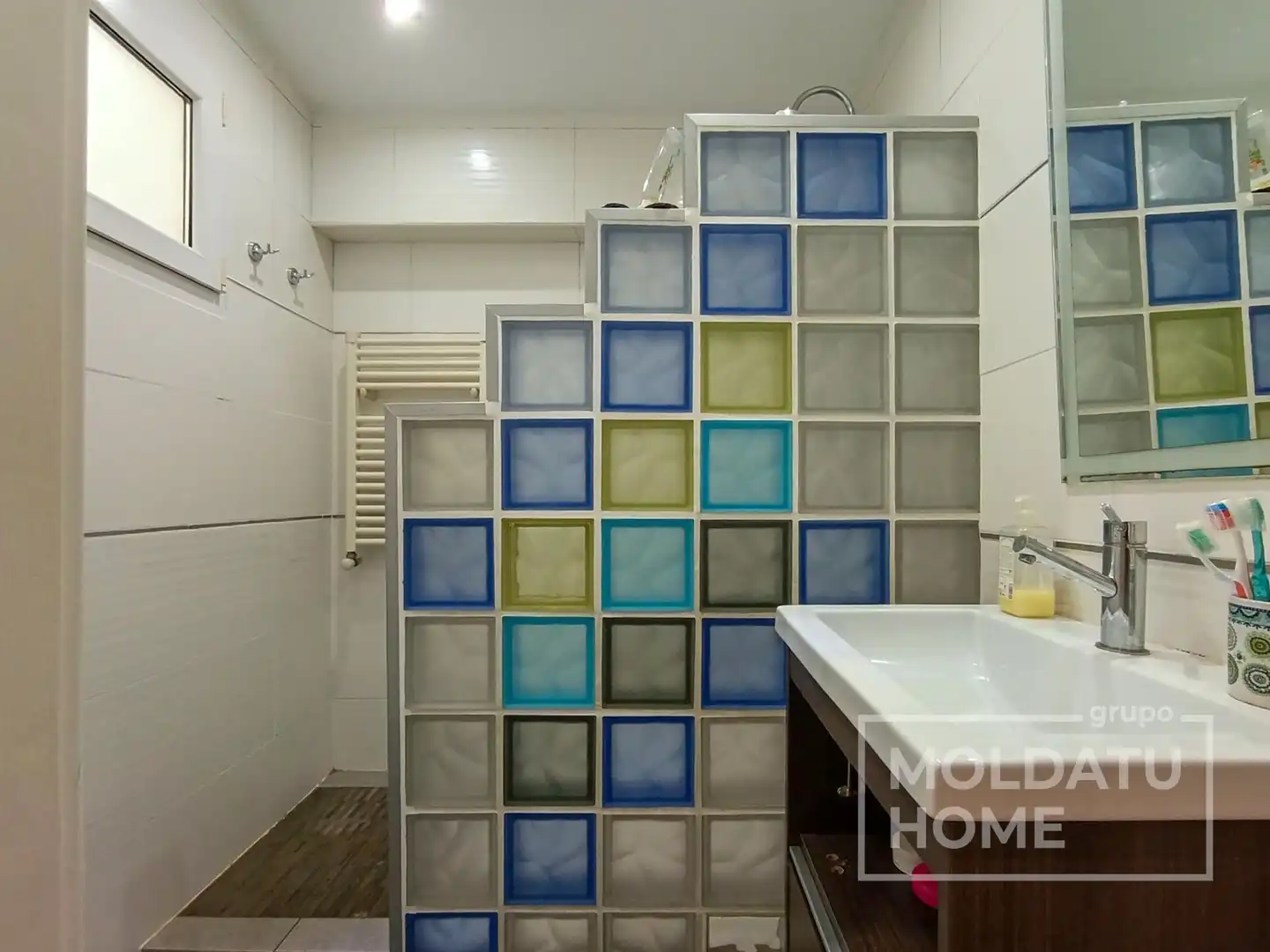 Baño de Piso en venta en Irun  con Calefacción y Amueblado